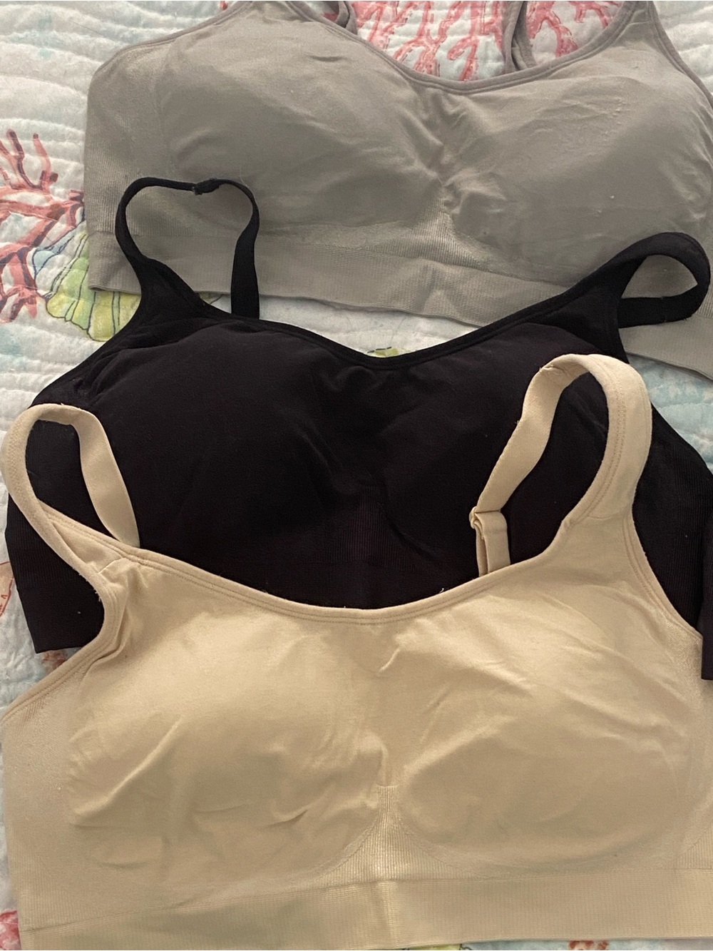 Lot of 4 UNDEROUTFIT Comfort Shaping Bras + 1 Bali Soft Sz XL